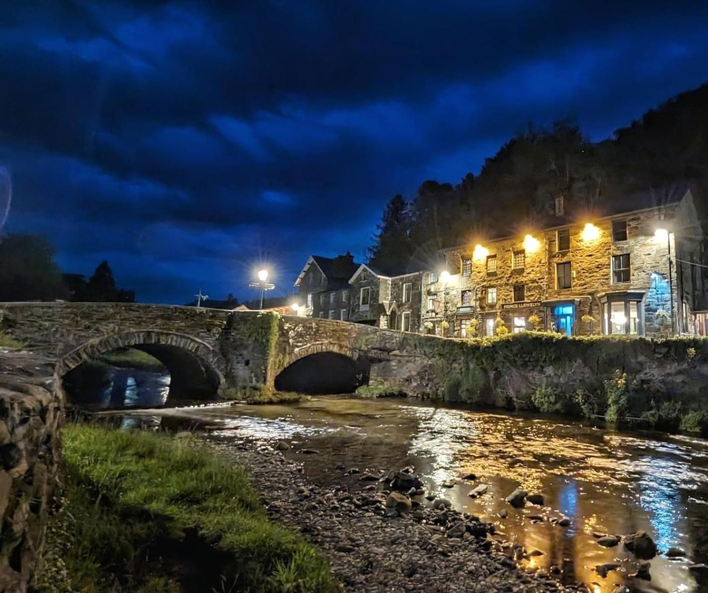 Prince Llewelyn Hotel Beddgelert Eksteriør bilde